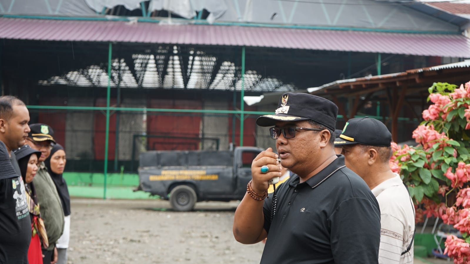 Dalam upaya mewujudkan visi dan misi Walikota Medan yaitu Penanganan Banjir dan Kebersihan. Untuk itu Gotong Royong Bersama Jajaran Kecamatan Medan Perjuangan Sabtu ( 21/10 ) mulai pukul 07.30 di Jl. Pelita I Lingkungan Kel. 